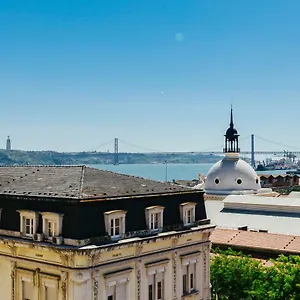 https://studio-with-a-river-view-in-cais-do-sodr.hotels-lisbon-portugal.com